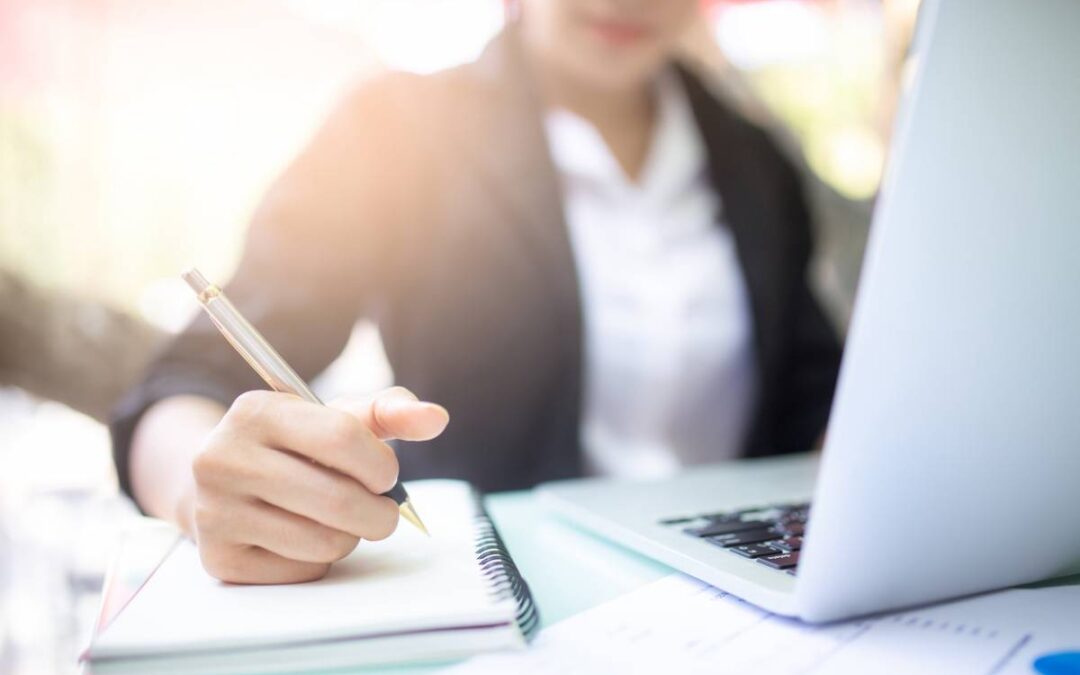 Les compétences clés à acquérir dans une formation e-commerce