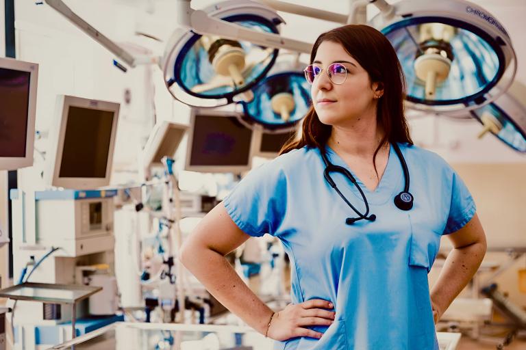 Comment financer ses études de médecine après 40 ans