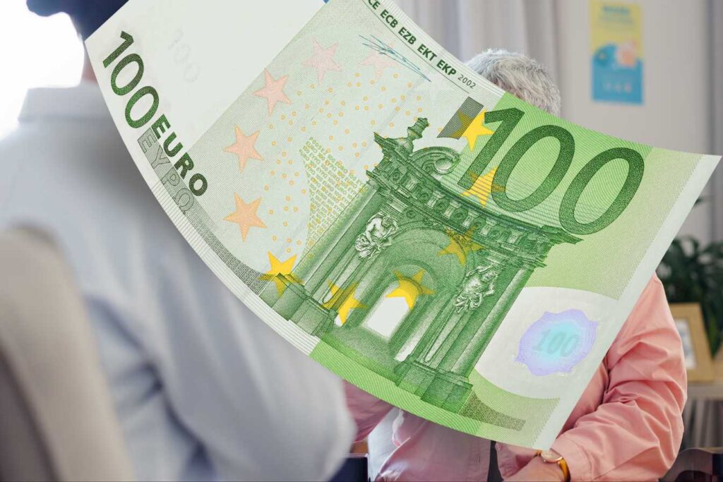 revenus mensuels peut on obtenir avec 230 millions d’euros