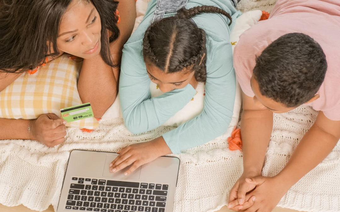Comment la technologie peut renforcer la confiance dans les transactions en ligne